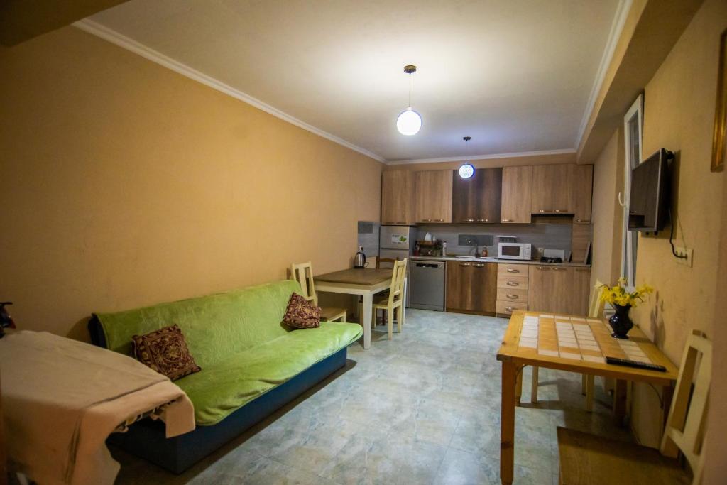 Гостевой дом Guest House Kavkasioni 33