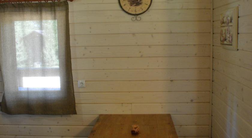 Гостиница Агроусадьба БЕРЛОГА HALL