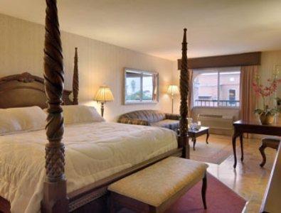 Отель Ramada Inn Merced
