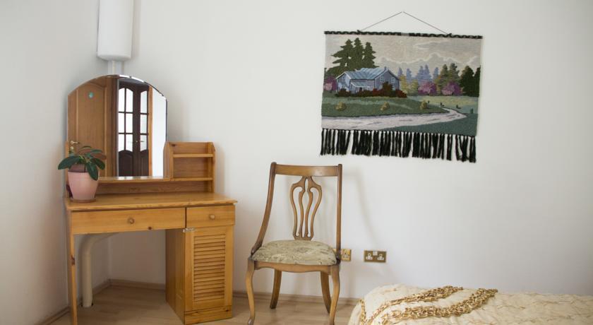 Apartment with garden view on Gorodskaya 9