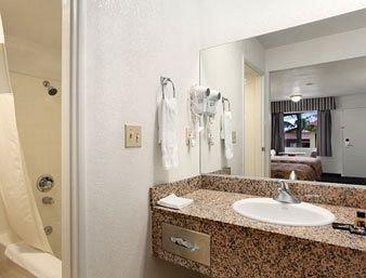 Отель Travelodge Banning Casino And Outlet Mall