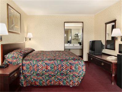 Отель Travelodge Seymour