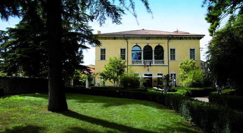 Отель Villa Quaranta Wellness Pck