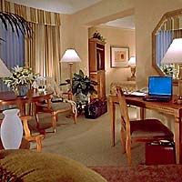 Отель Omni Mandalay Hotel