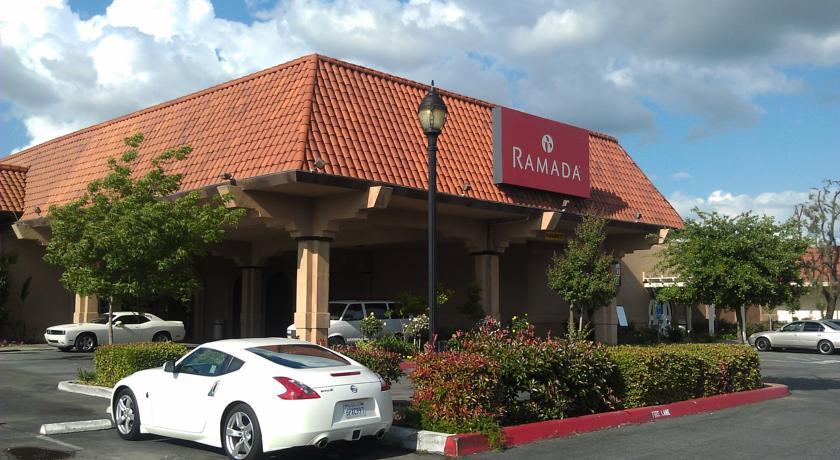 Отель Ramada University Fresno