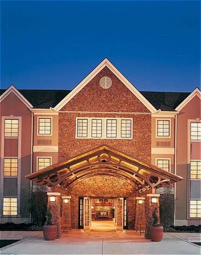 Отель Staybridge Suites Fort Wayne