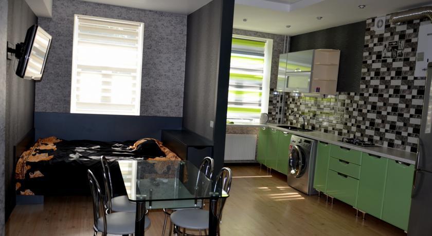 Апартаменты Two-bedroom apartment on Myru avenue