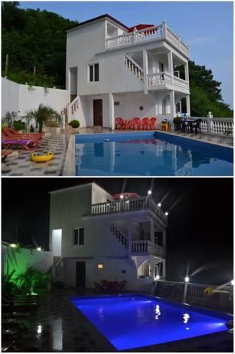 Гостиница Hotel zura