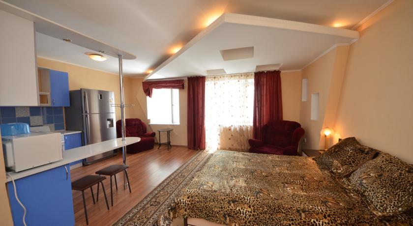 Апартаменты Apartment at Kosmicheskaya Street