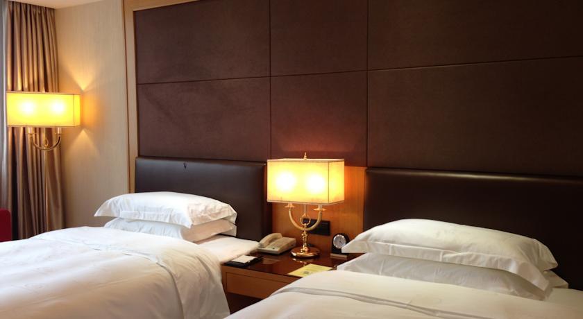 Отель Aurum International Hotel