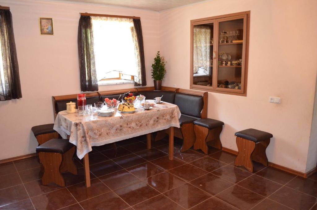 Гостиница Saro's Bed and Breakfast