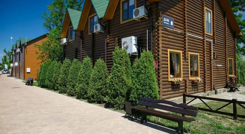 Гостиница Усадьба Фамилия Парк-отель