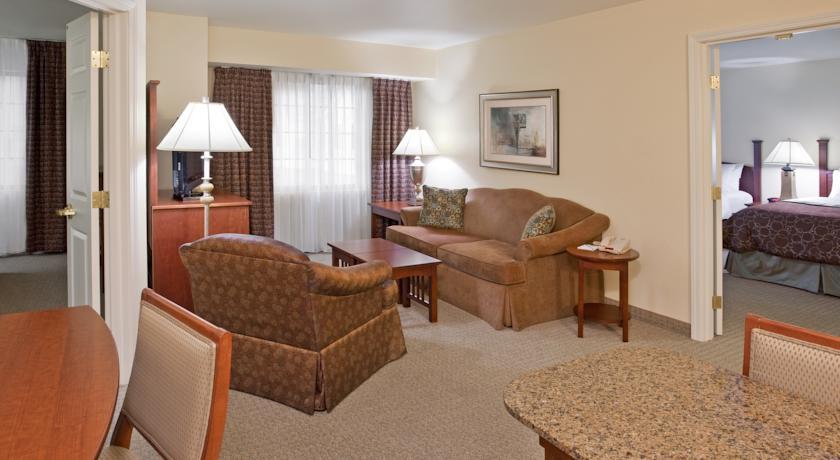 Отель Staybridge Suites Akron-Stow-Cuyahoga Falls