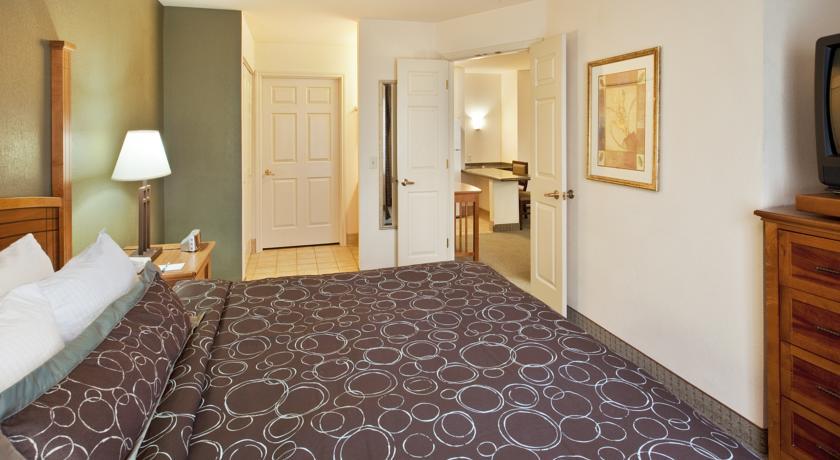 Отель Staybridge Suites Portland-Airport