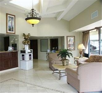 Отель Tropicana Inn & Suites