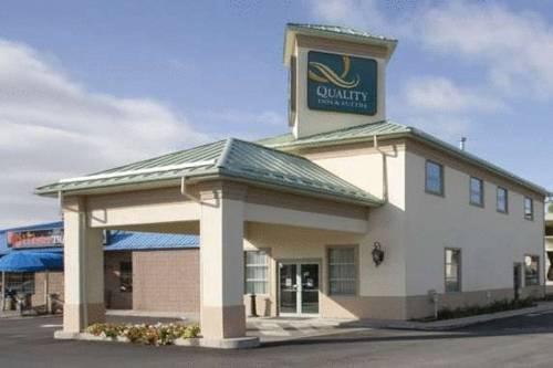 Отель Quality Inn & Suites Gananoque 1000 Islands