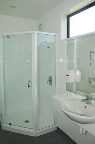 Отель The Village Inn Hotel