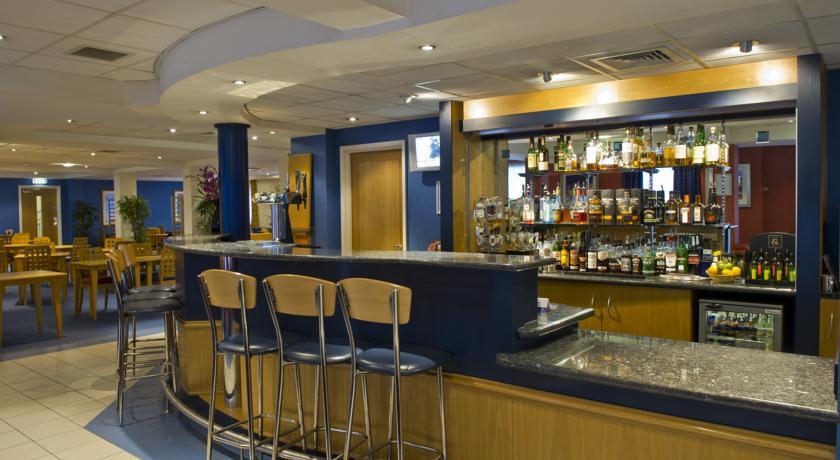 Отель Holiday Inn Express Aberdeen City Centre