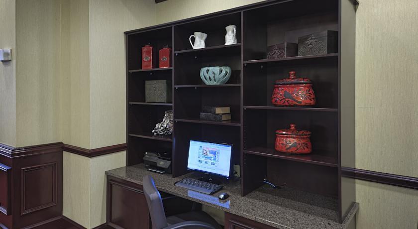 Отель Hampton Inn and Suites Asheville-I-26