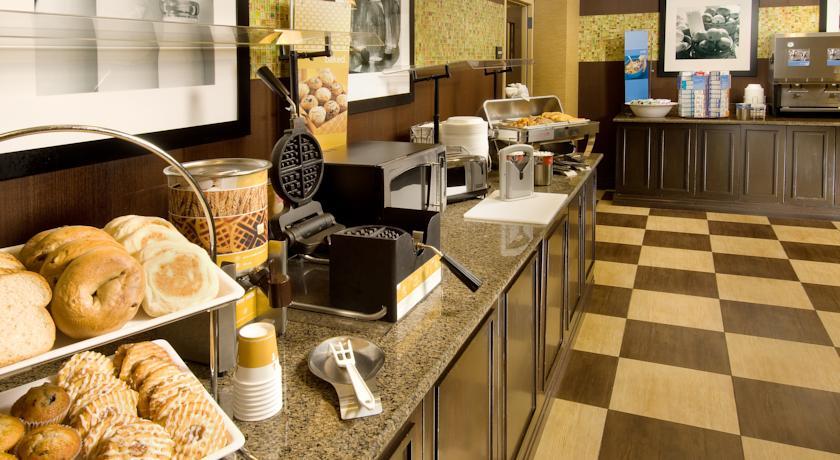 Отель Hampton Inn & Suites Lakeland-South Polk Parkway