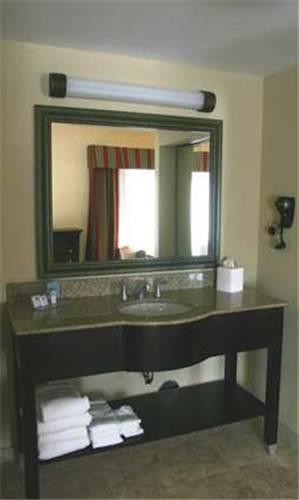 Отель Hampton Inn & Suites Huntsville Hampton Cove