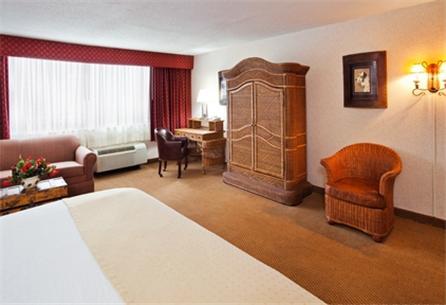 Отель Holiday Inn Asheville - Biltmore East