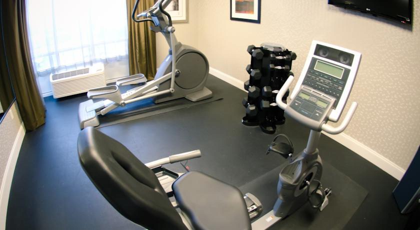 Отель Holiday Inn-Hamilton Place