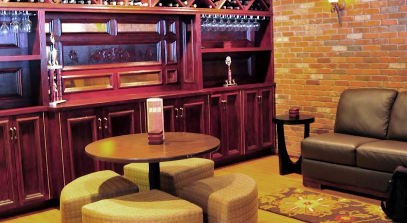 Отель Holiday Inn Concord