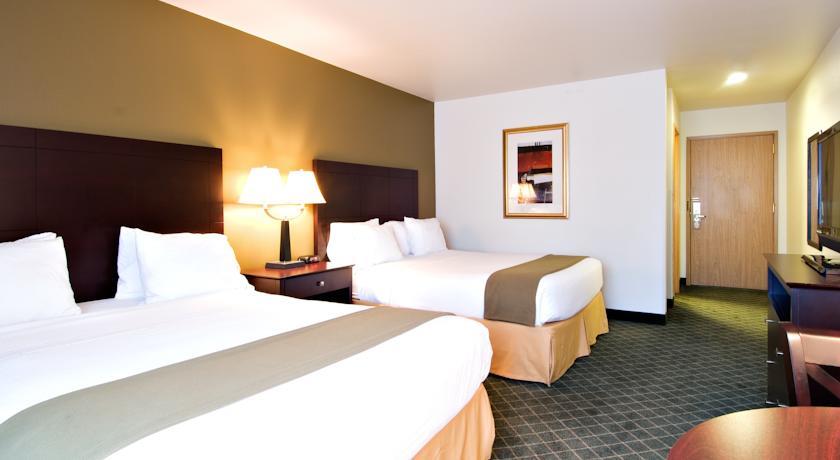 Отель Holiday Inn Express & Suites Springfield