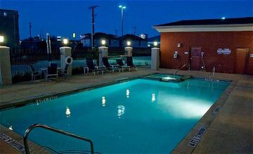 Отель Holiday Inn Express Hotel & Suites Royse City