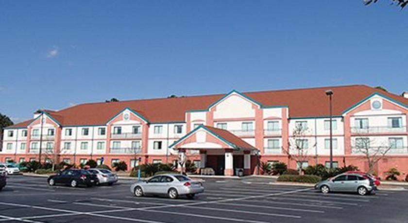 Отель Holiday Inn Express Hotel & Suites Savannah-South