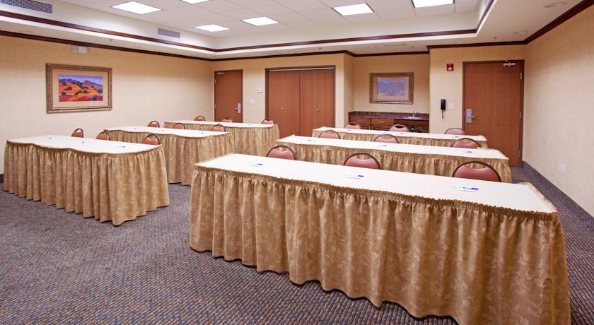 Отель Holiday Inn Express Hotel & Suites Tooele