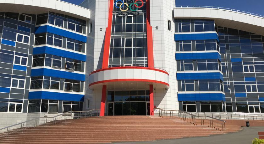 При спортивной школе