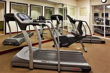 Отель Holiday Inn Express Hotel & Suites