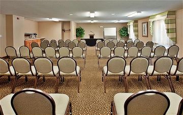 Отель Holiday Inn Express Warrenton