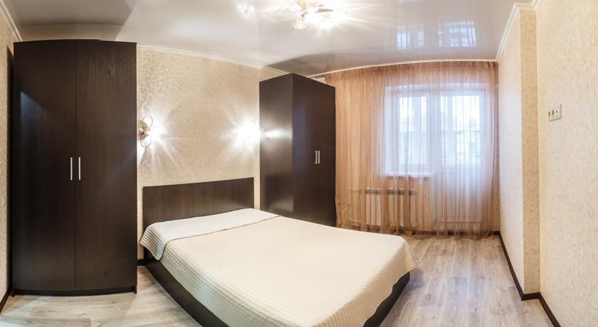 Возле Аквапарка