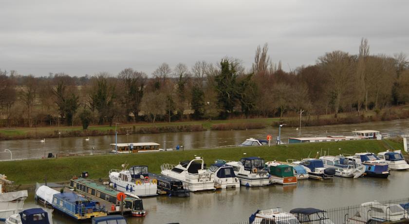 Отель Holiday Inn London-Kingston South