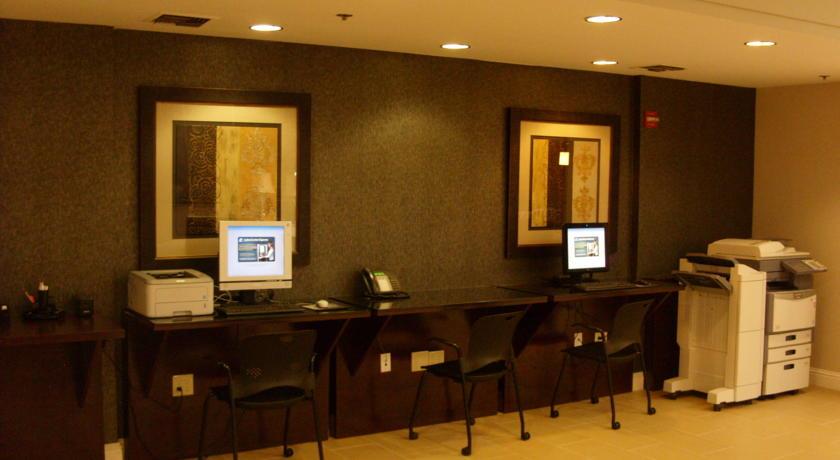 Отель Crowne Plaza Sacramento Northeast