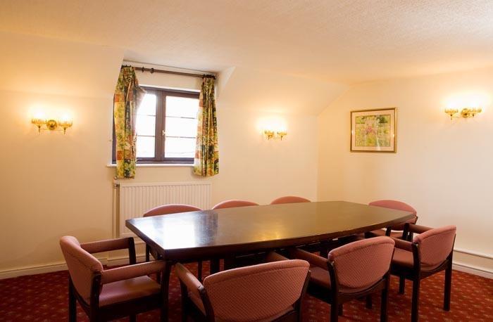 Отель Queens Head Hotel