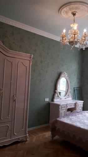 Shebnem's apartment