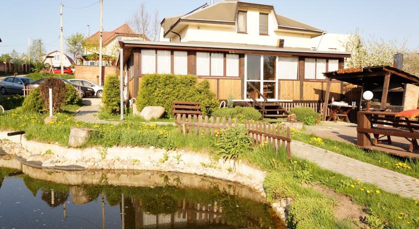 Гостевой дом Cottage with pool and sauna