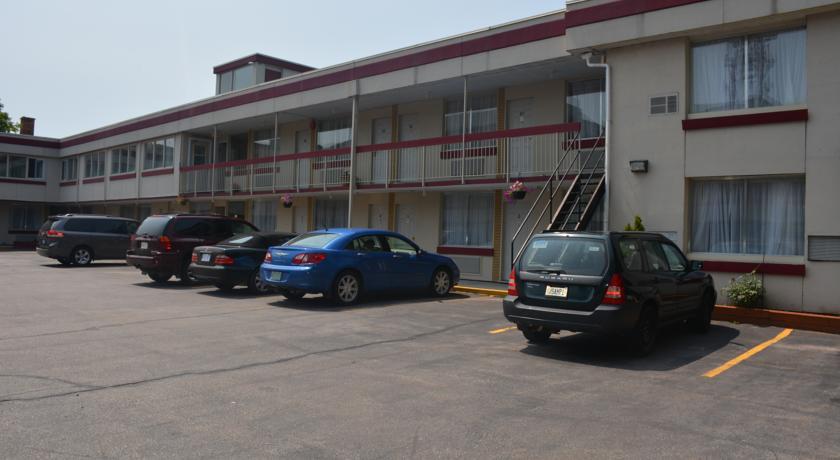 Отель Howard Johnson North Bay