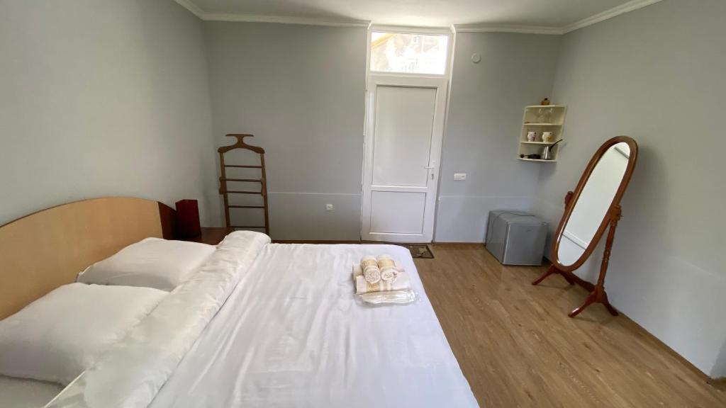 Гостевой дом Lia's Guest House