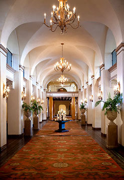 Отель Renaissance Vinoy Resort