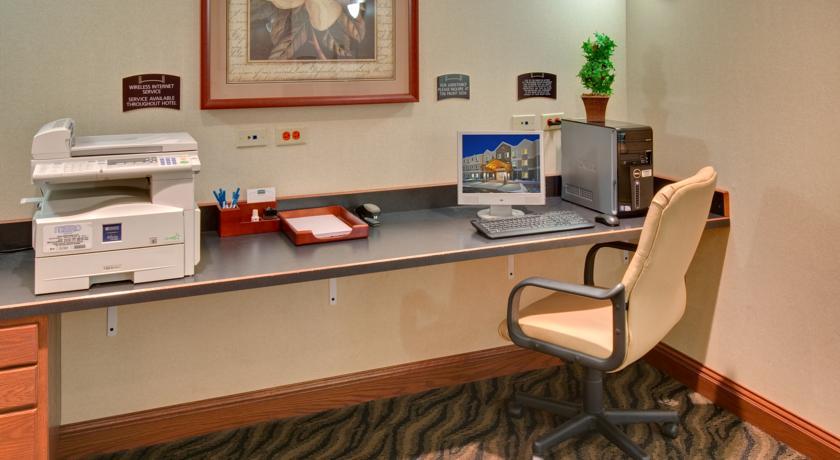 Отель Staybridge Suites Fargo