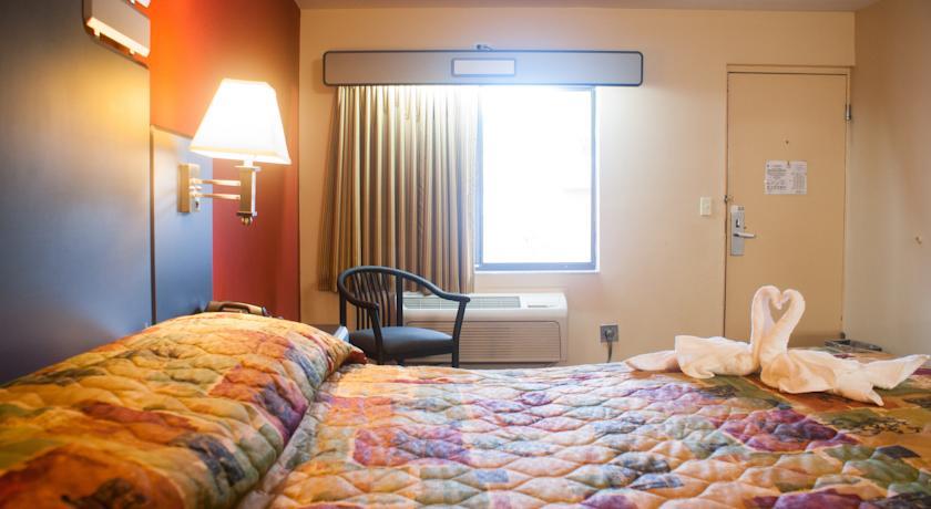 Super 8 Kissimmee Maingate