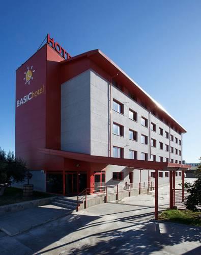 Отель Basic Hotel