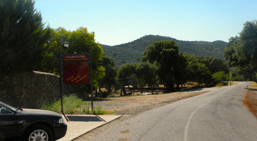 Отель Posada de Valdezufre