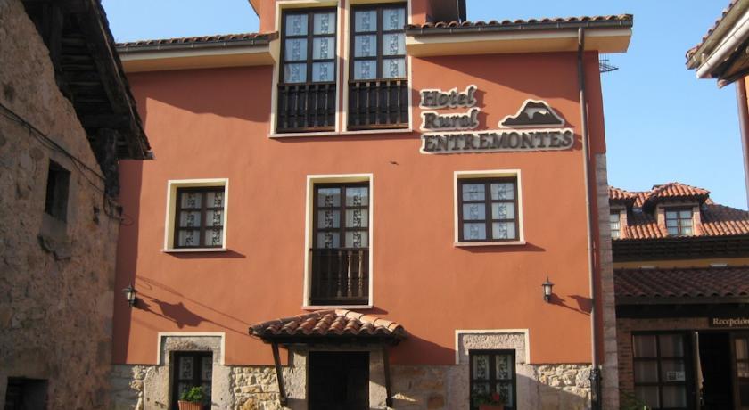 Отель Entremontes