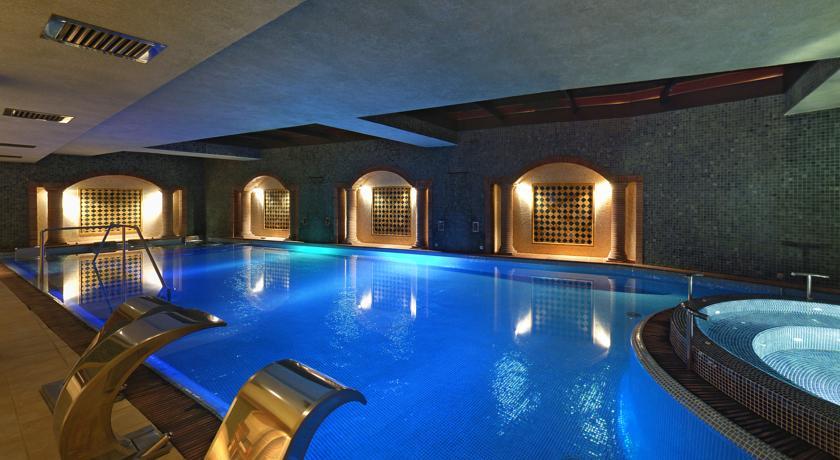 Отель Hotel & Spa Cala Del Pi
